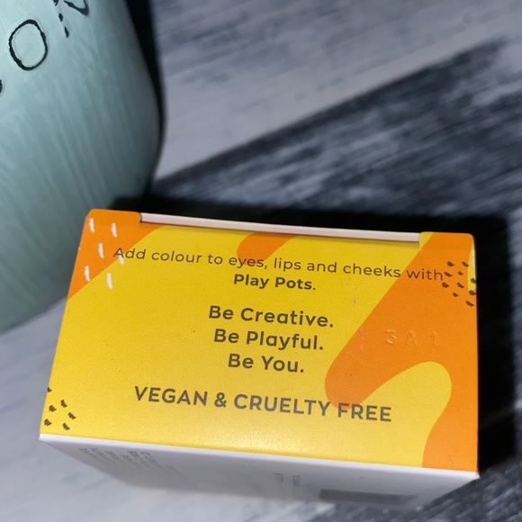 Jecca Blac Play Pot in “Gold Touch” - Picture 5 of 7